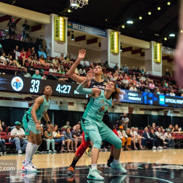 Tanisha Wright, Amanda Zahui B, Rebecca Allen, Liz Cambage