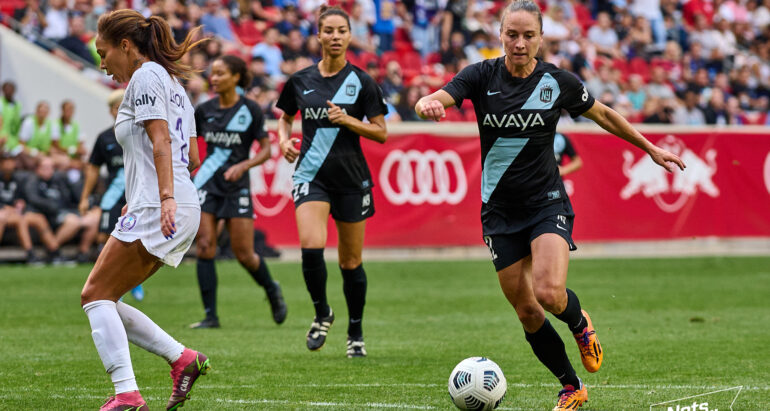 Gotham FC center backs Estelle Johnson, Gina Lewandowski will be ushering in the new players from the 2022 NWSL College Draft.