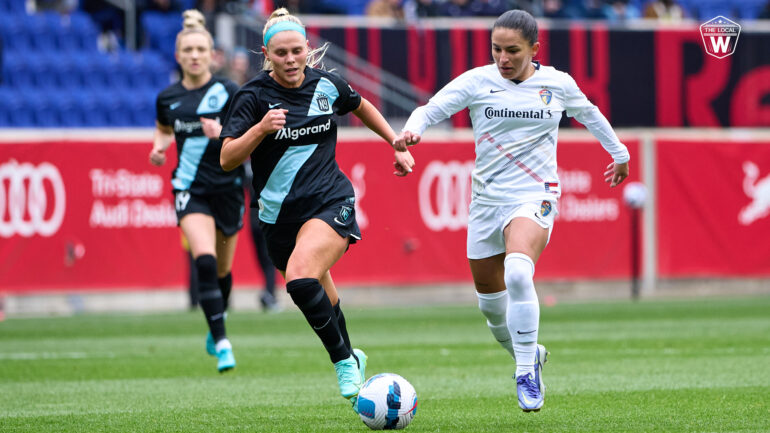 Taryn Torres (L) for Gotham FC against the NC Courage on April 3, 2022, at Red Bull Arena.