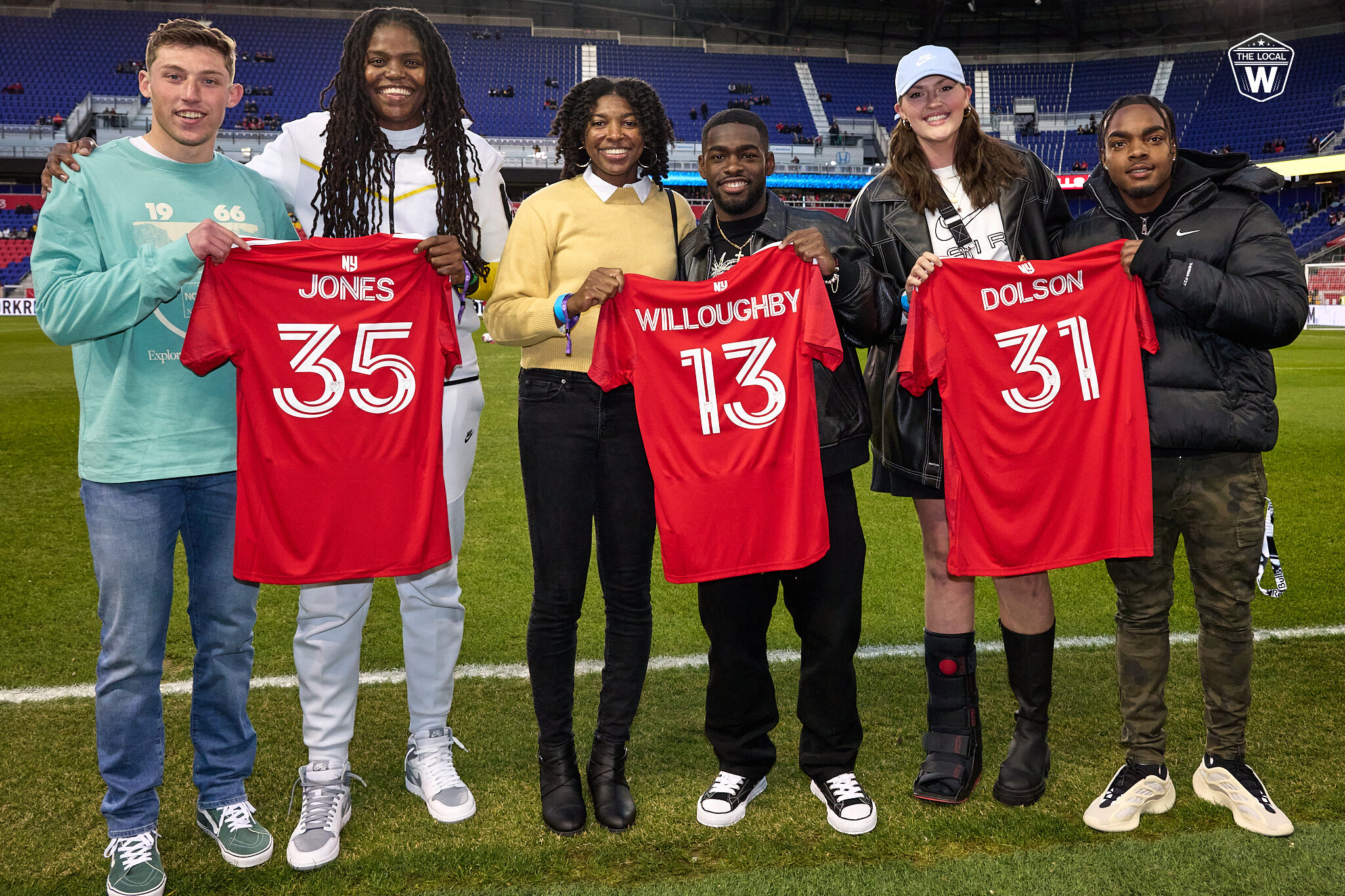 NY Liberty players receive NY Red Bulls jerseys on Women's Empowerment Night