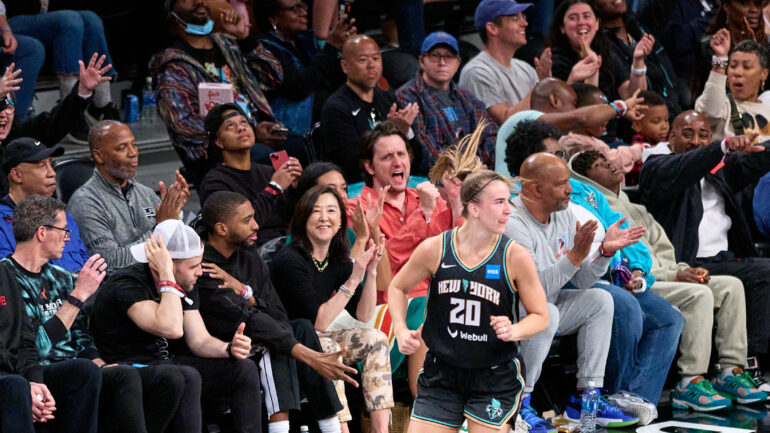 Sabrina Ionescu has Liberty fans on their feet