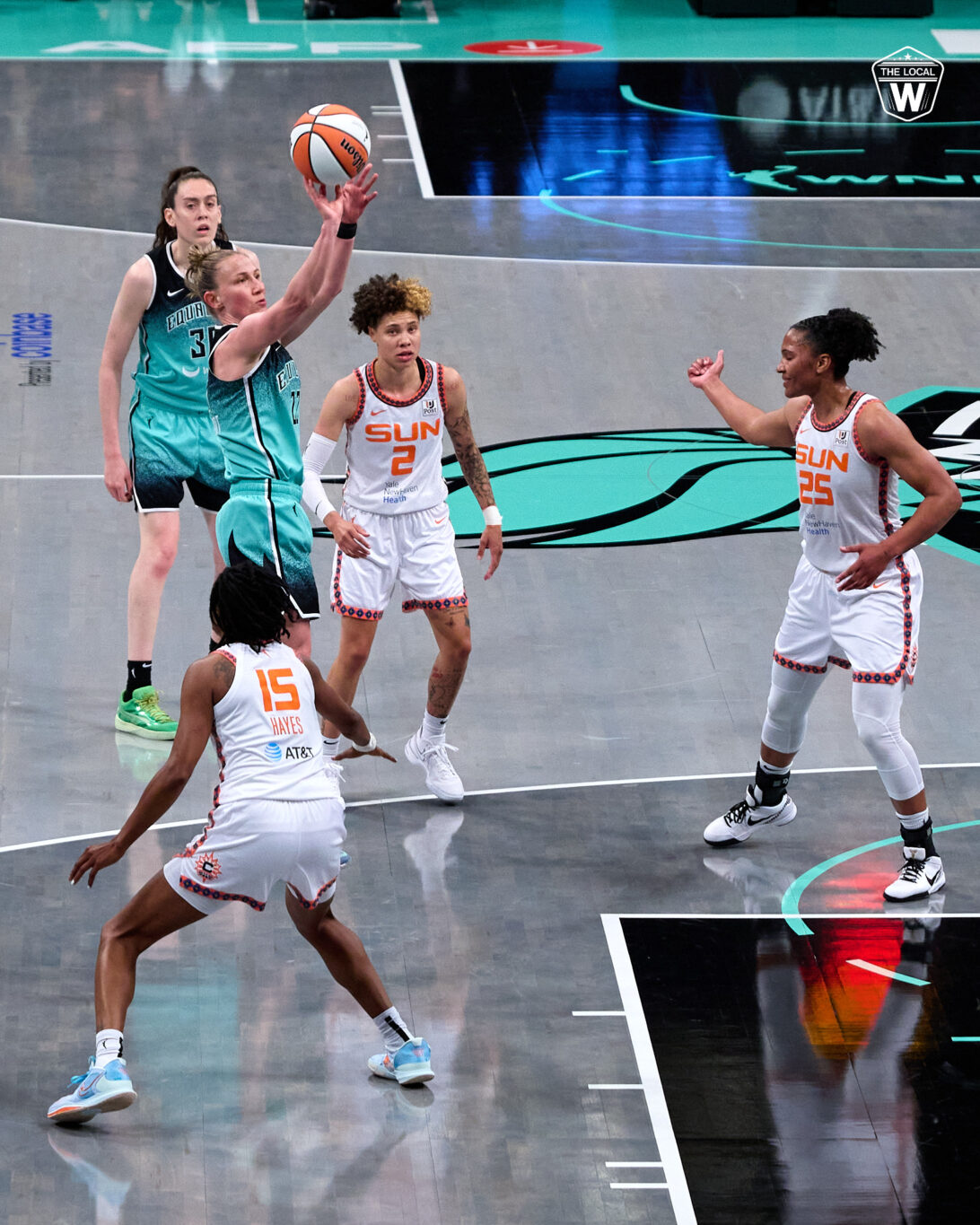 Courtney Vandersloot shoots in the midrange.