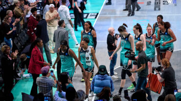 NY Liberty celebrate win vs. the Connecticut Sun