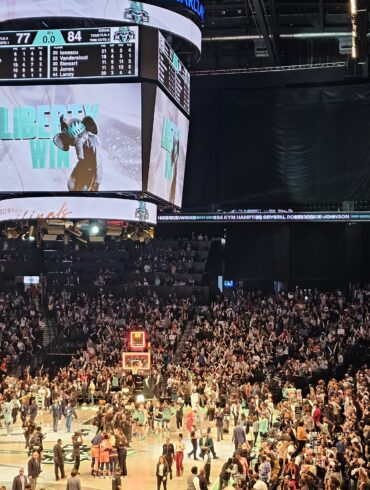 NY Liberty fans celebrate at Barclays Center