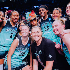 NY Liberty players with Alicia Keys