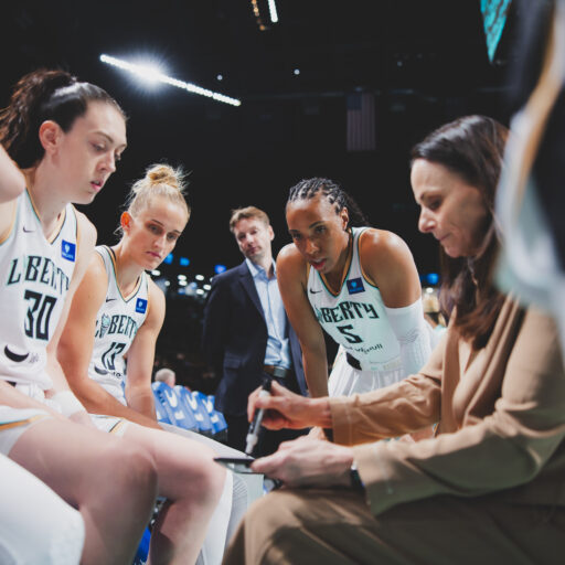 NY Liberty in the huddle