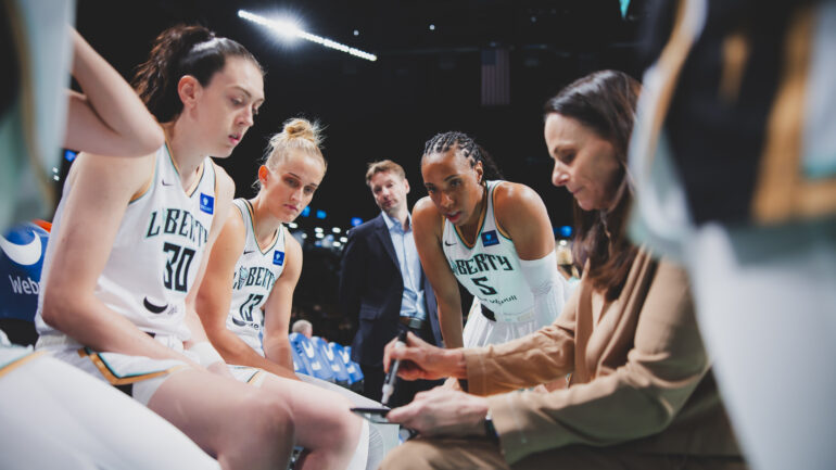 NY Liberty in the huddle